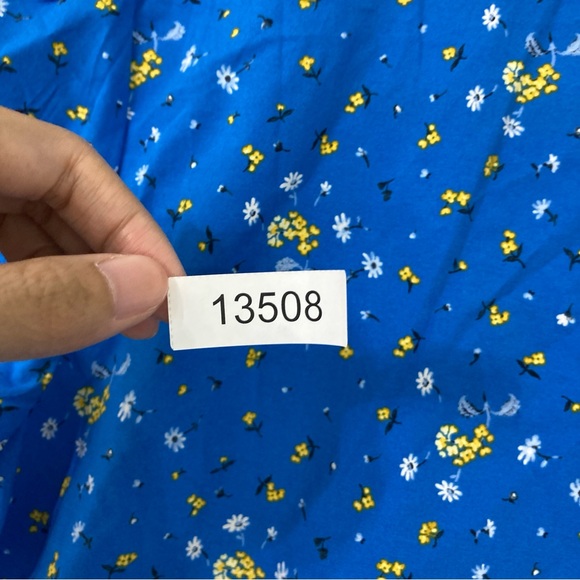 New Ann Taylor Blue Ditsy Floral Wrap Short Sleeve Top Medium - Picture 10 of 10